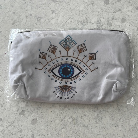 New! Evil eye 🧿 makeup bag!! - Picture 6 of 6